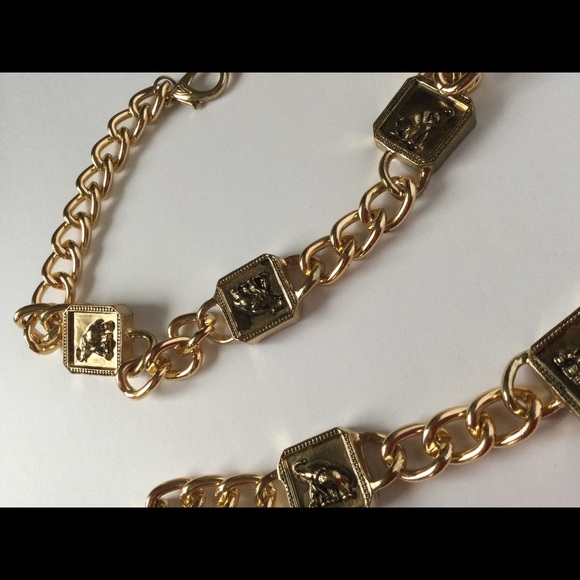 Necklaces - Picture 3 of 4